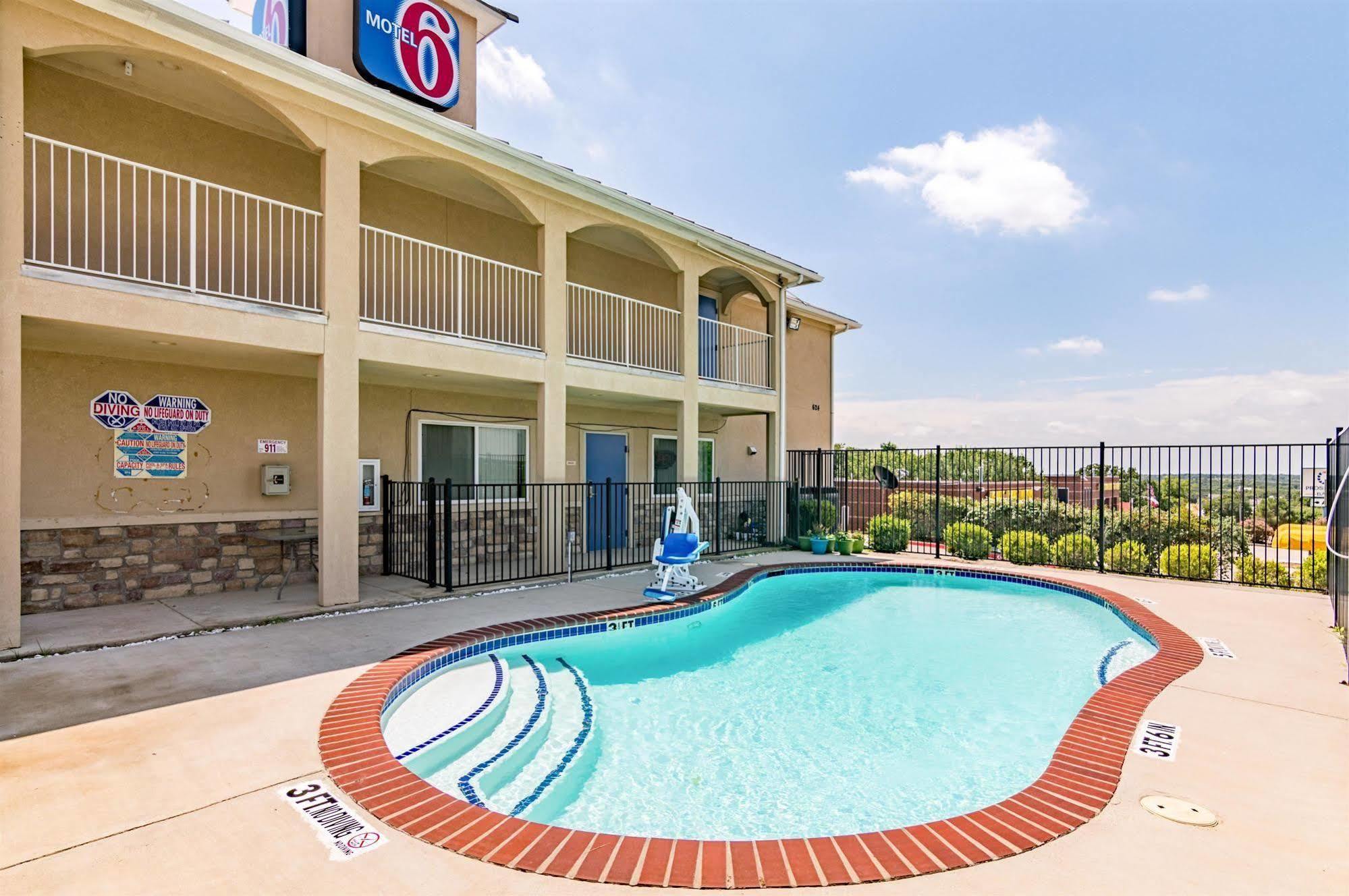 6-azle, Tx
